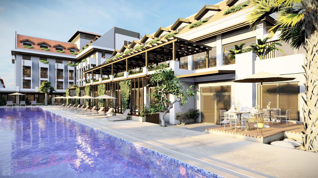 Hotel Story & 4*