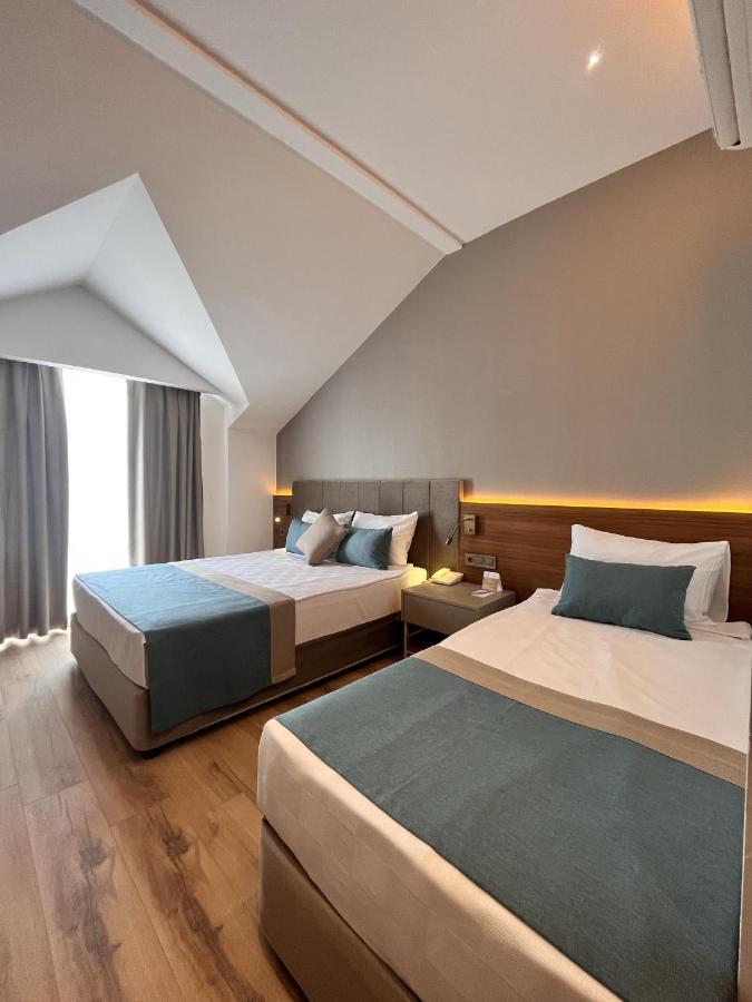 Story & Hotel